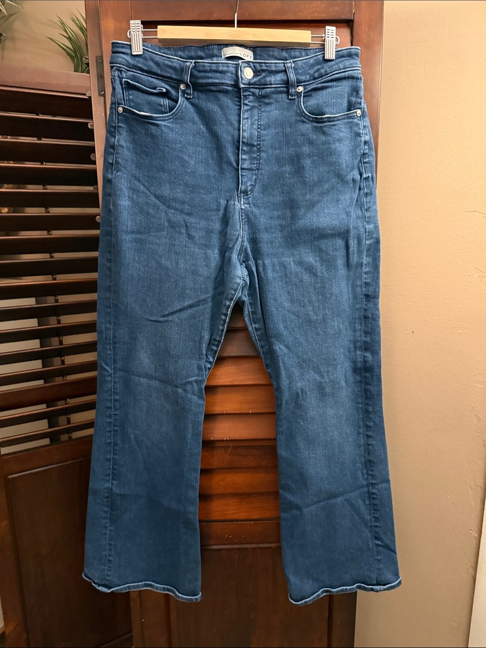 Anne Taylor Loft slim flare stretch Jeans size 14